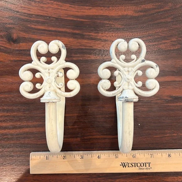 Metal Curtain ‘tie-backs’ or decorative hooks - Picture 3 of 12